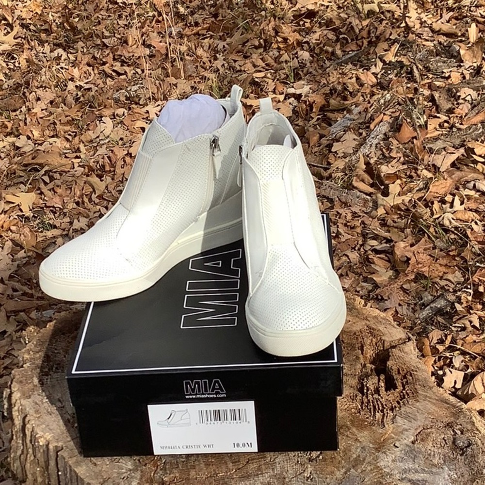 MIA wedge sneaker size 10 today only 15